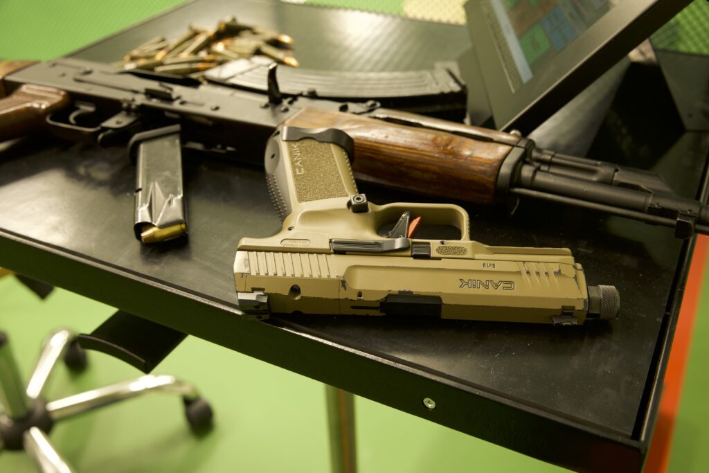 Broń krótka i długa